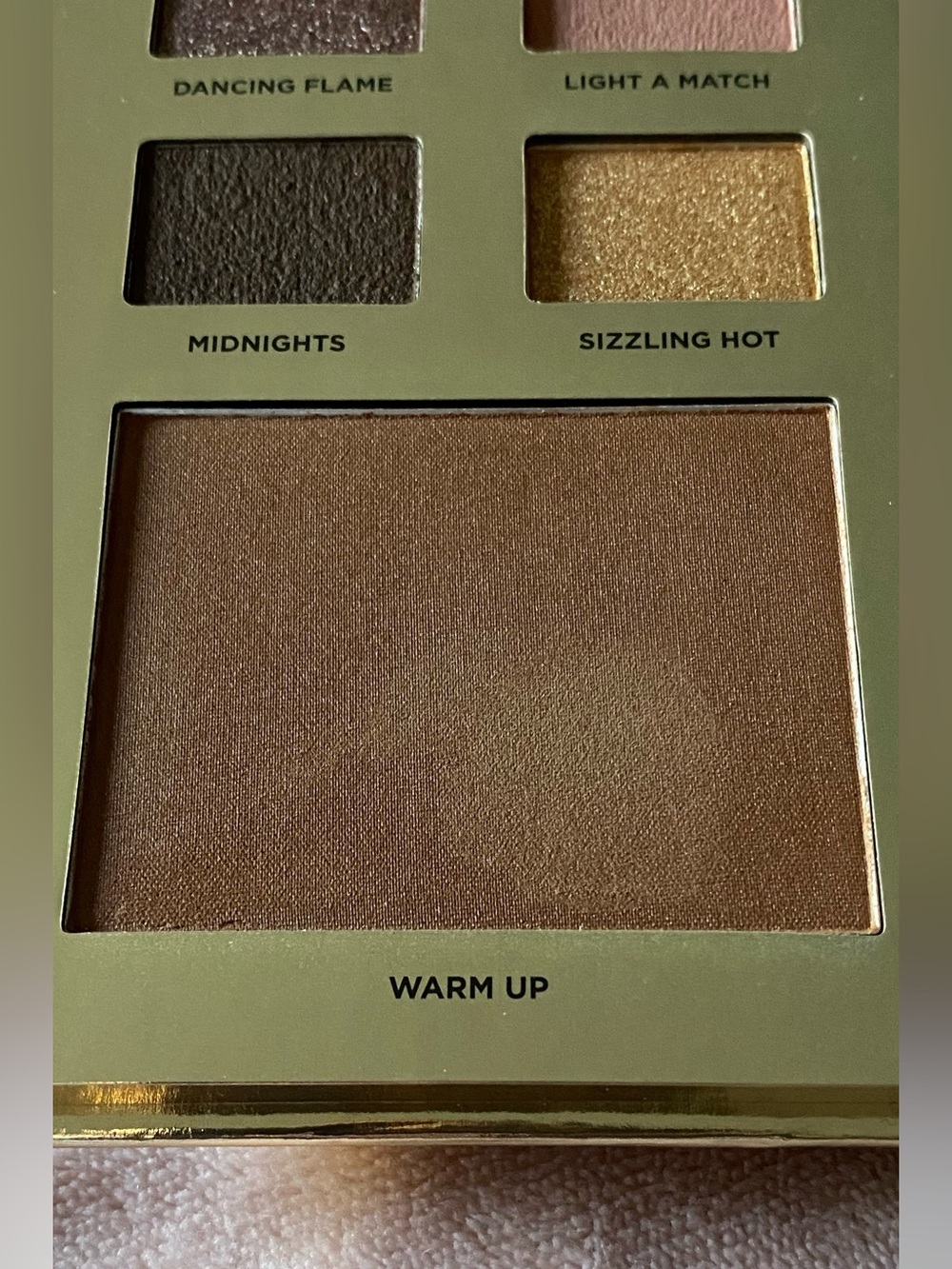 ICONIC London Heat of the Moment Eyes & Face Palette — Gold, Pink, Bronze, Plum - Picture 7 of 9